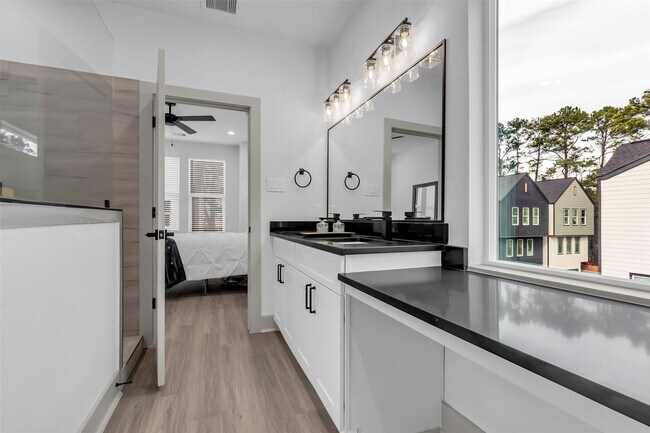 Building Photo - 5302 Kindred Gdn Ln