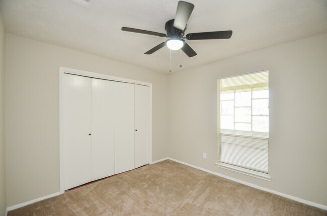 Building Photo - 123 Cypress Ln