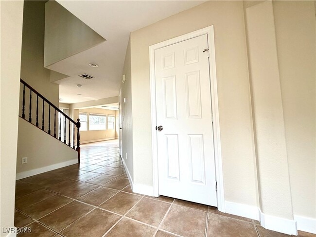 Building Photo - 10977 African Sunset St