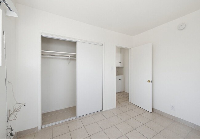 Building Photo - 1224 Normandie Ave