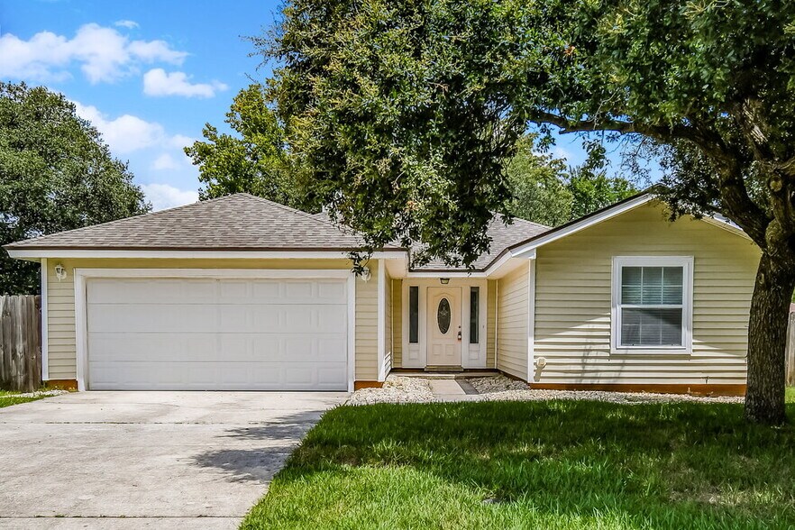 Primary Photo - 1755 Farm Way