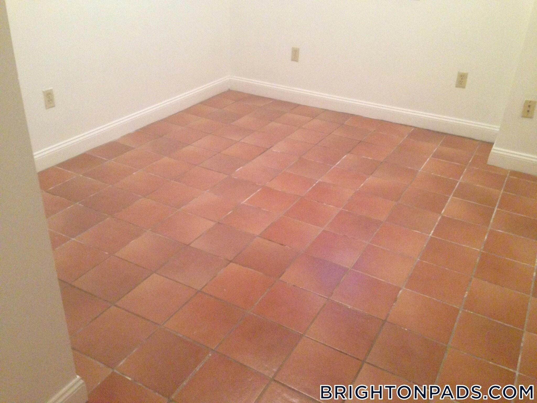 Building Photo - 27 Egremont Rd