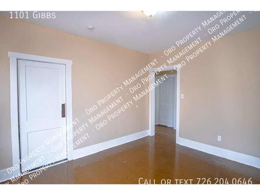 Building Photo - 1101 Gibbs-
