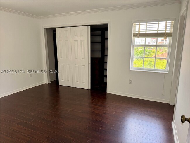 Building Photo - 37 Majorca Ave
