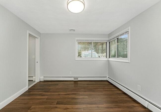 Building Photo - 57 Sloane Dr