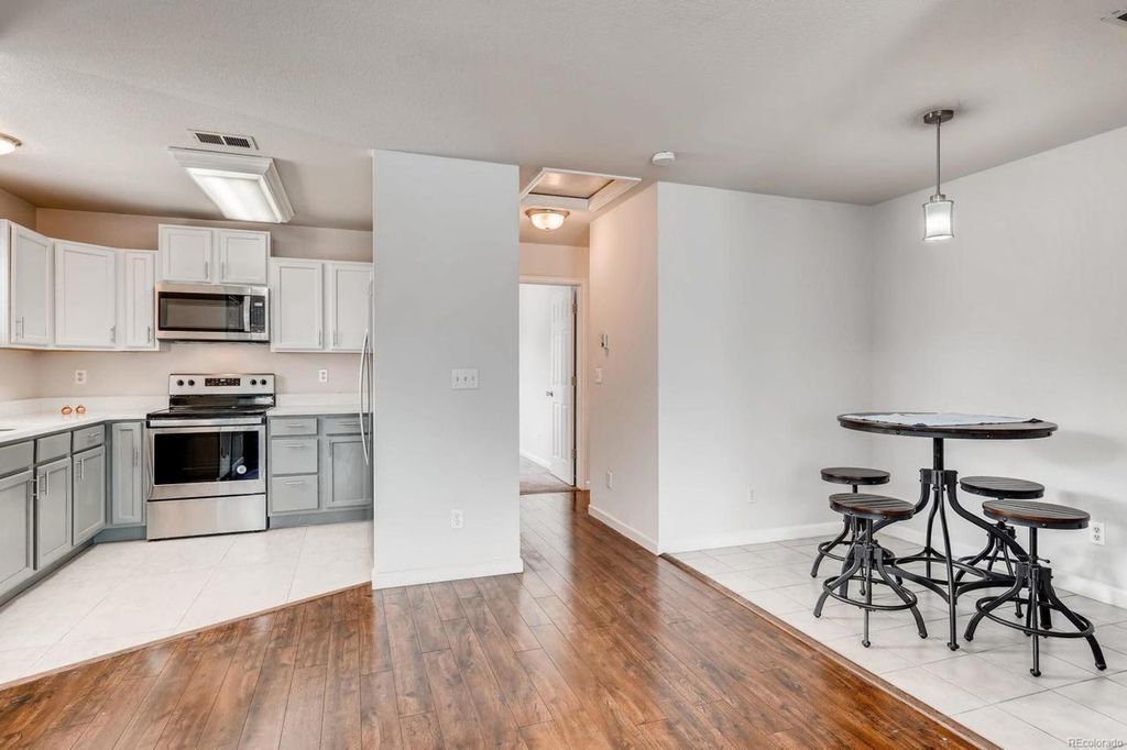 Kitchen/Dining Room - 5429 Elm Ct