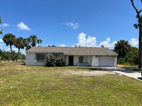 Building Photo - AVAIL 7/15 -- $1,495 ** Annual ** 3 Bed / ...
