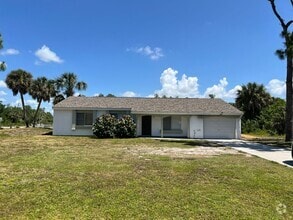 Building Photo - AVAIL 7/15 -- $1,595 ** Annual ** 3 Bed / ...