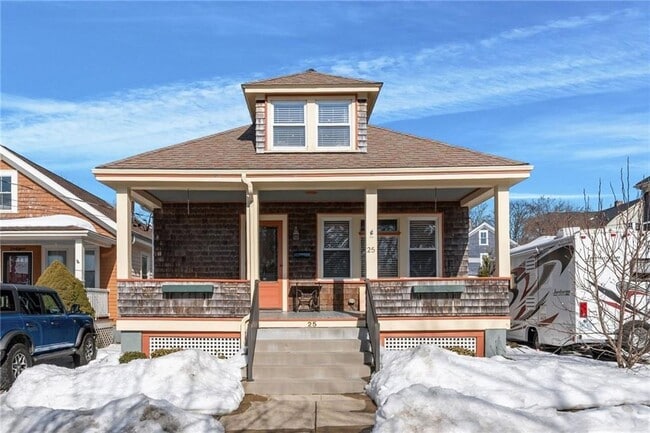 Building Photo - 25 Peckham Ave