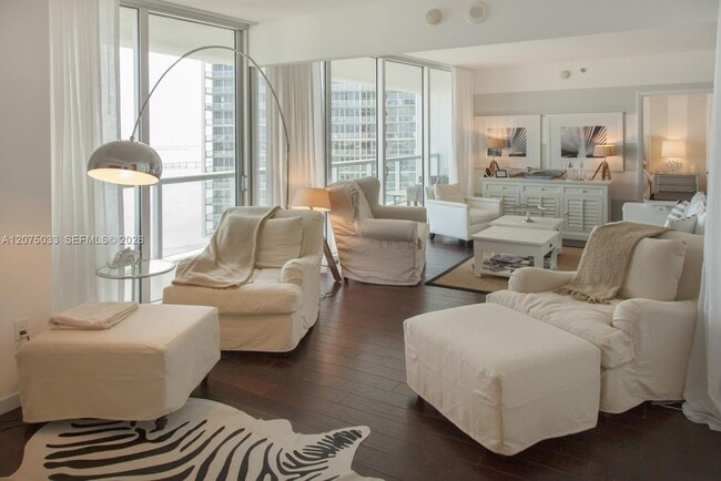 Building Photo - 465 Brickell Ave