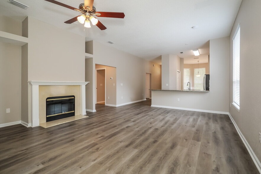 Building Photo - 1306 Ardmore St