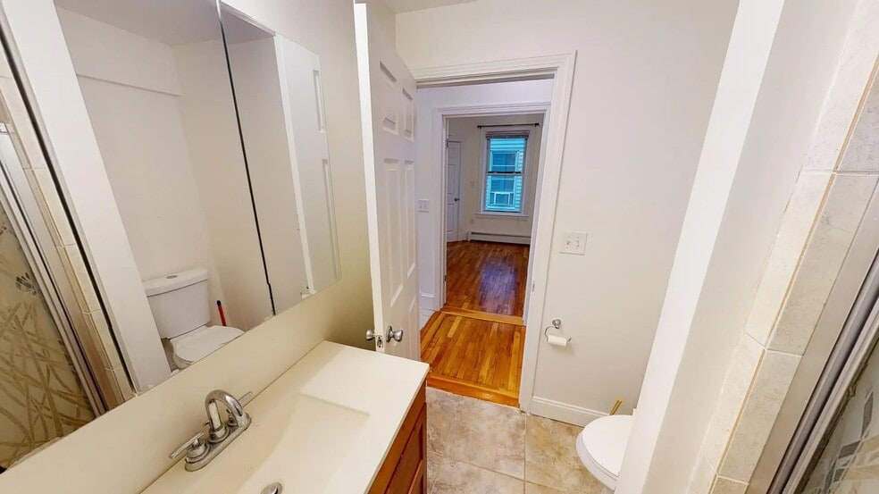 Building Photo - 21 Rossmore St
