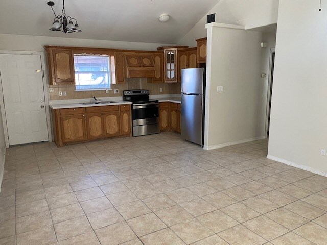 Building Photo - 724 S O'Hare Dr