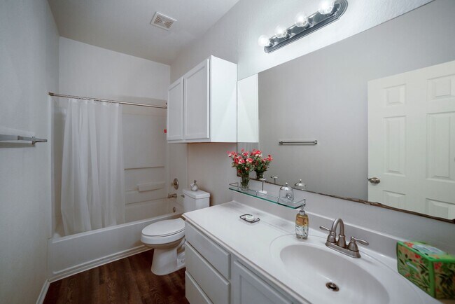 Building Photo - 27110 Saddlefoot Way