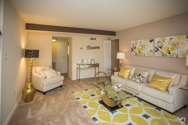 Interior Photo - Meadow Woods
