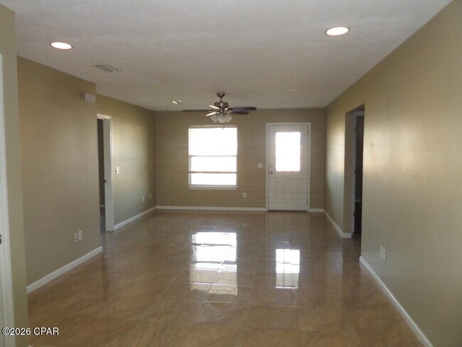 Building Photo - 6321 Winona St