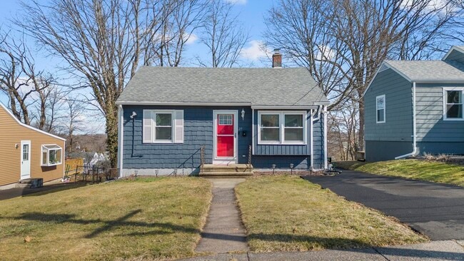 Building Photo - 27 Strathmore Rd