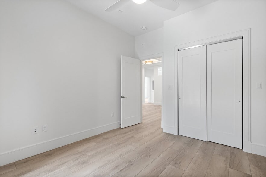 Building Photo - 1578 Beacon St
