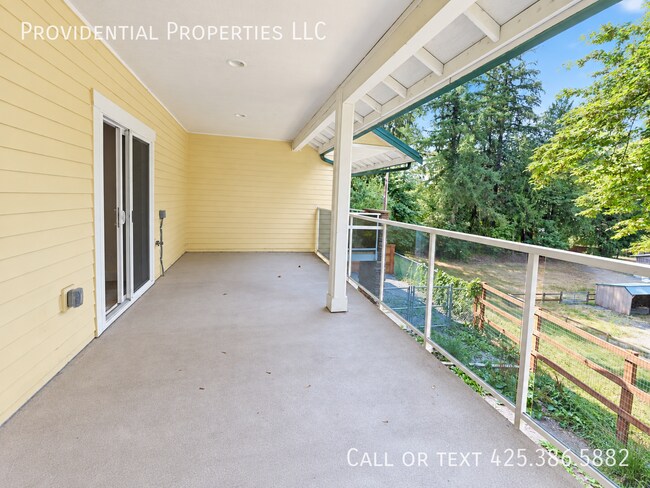 Building Photo - 1722 264th Ave NE