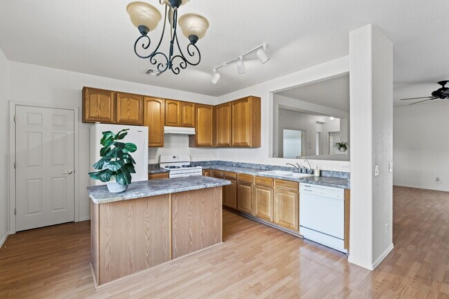 Building Photo - 10252 E Wasp Spring Dr