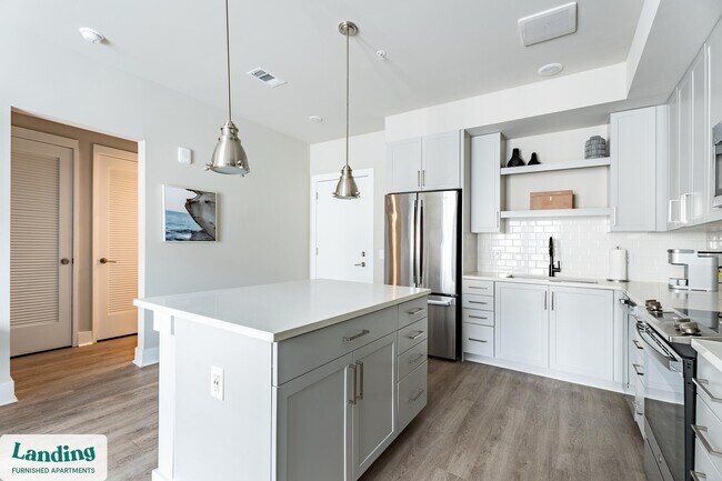 Building Photo - 300 E Broad St