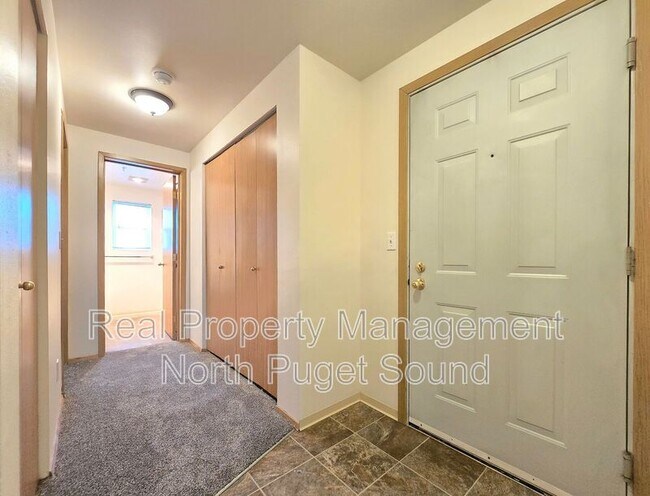 Building Photo - 11811 State Ave