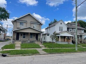 Building Photo - 608 E 4th Ave