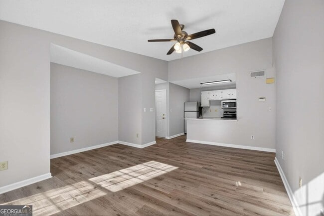 Building Photo - 423 Granville Ct