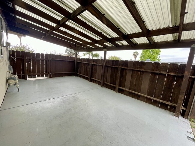 Building Photo - 9556 Cecilwood Dr