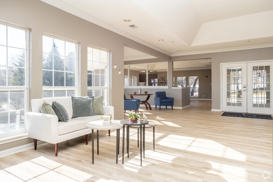 Clubhouse - Steeplechase on Maple