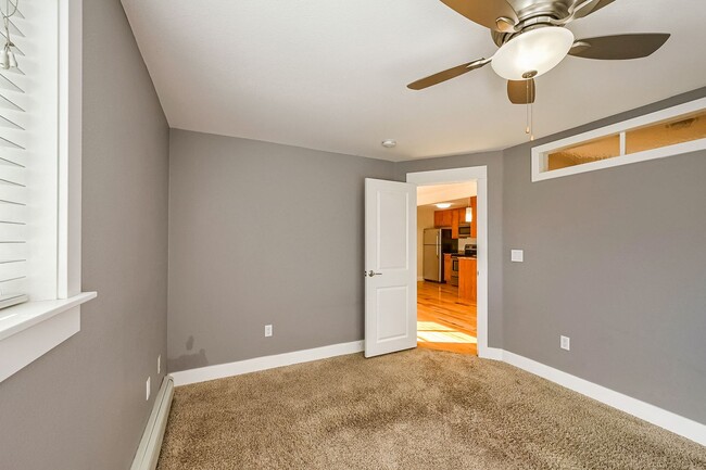 Building Photo - Cozy Condo in LoHi - One Bedroom Plus Offi...