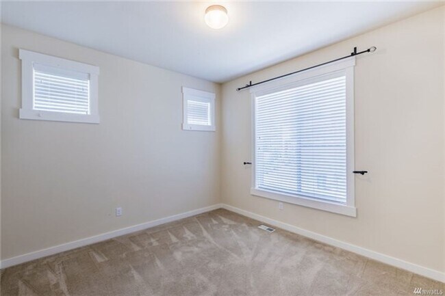 Building Photo - 4Bd/2.5Ba Lynnwood House