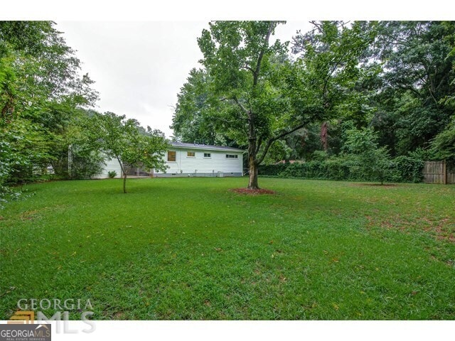 Building Photo - 22 Willow Dr