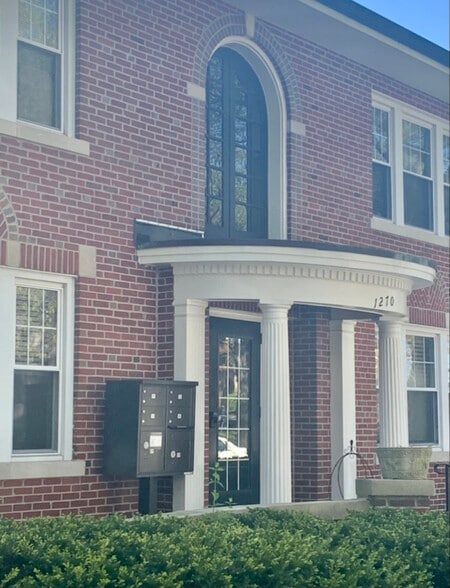 Building Photo - 1270 Boland Pl