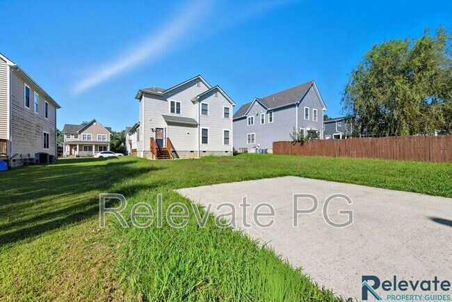 Building Photo - 1803 Rose Ave