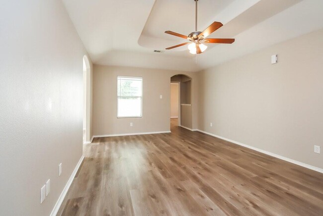 Building Photo - 426 Laurel Sage Dr