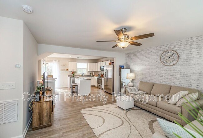 Building Photo - 225 Coldwater Creek Ct