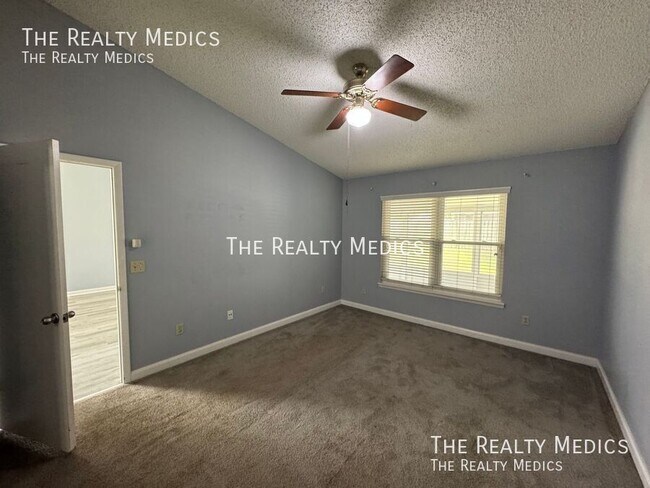 Building Photo - 3117 Bridgeford Dr