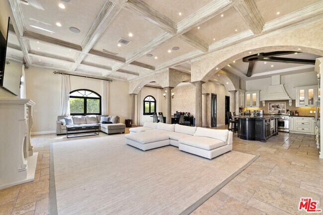 Building Photo - 458 Flores St