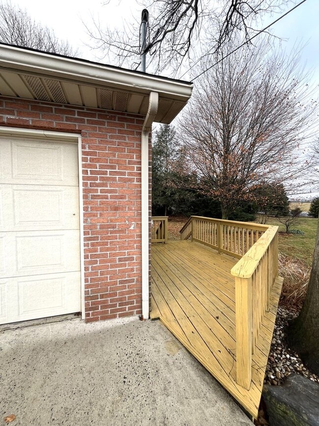 Building Photo - Beautifully Renovated Single-Family Ranch – 3 Beds, 2 Baths