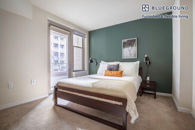 Building Photo - 2400 M St NW