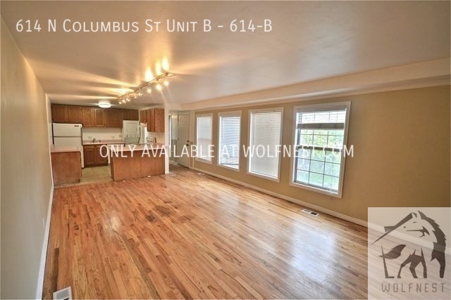 Primary Photo - No Deposit Option! Stunning 1 Bed Capitol ...