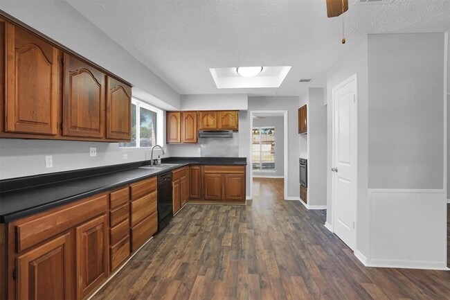 Building Photo - 9611 Huntington Hill Dr