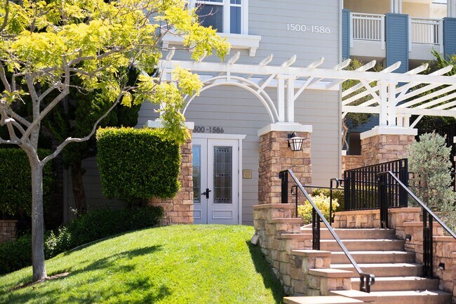 Building Photo - 3 Bedroom + 2 Bathroom Condo | Seabridge | Oxnard | Unfurnished