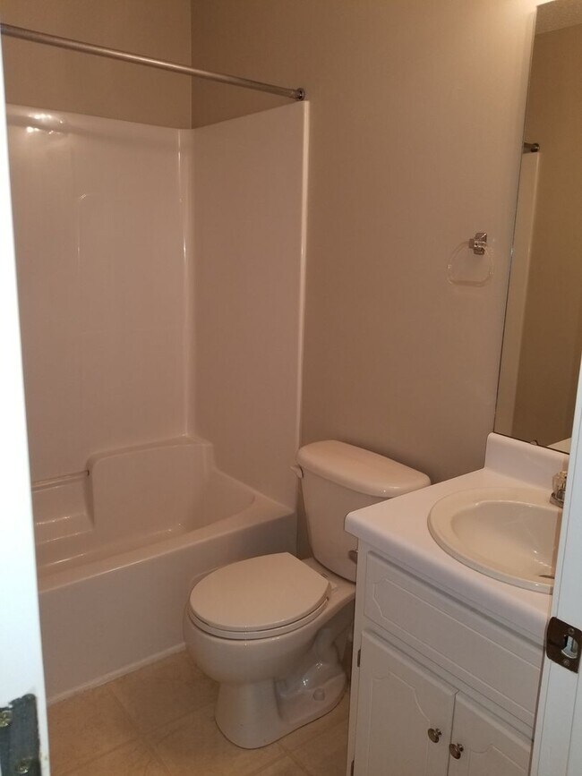 Building Photo - Foxchase Townhomes, Enterprise, AL