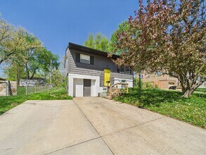 Building Photo - 1406 N Ponca Dr