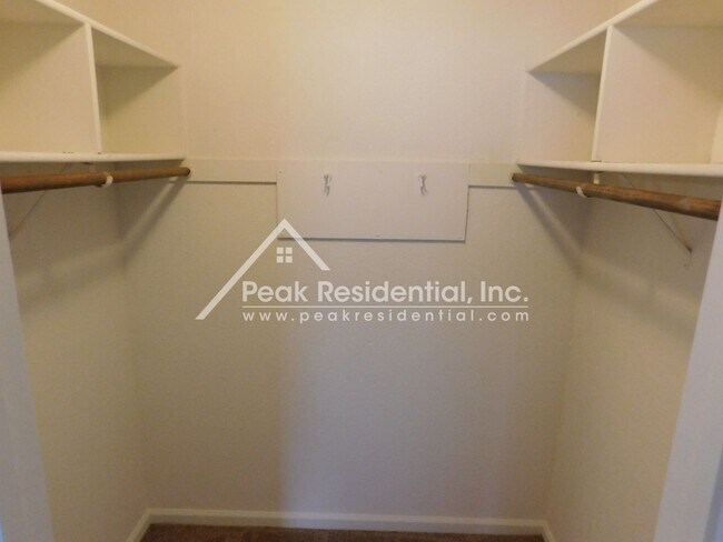 Building Photo - Spacious 3bd/2ba North Sacramento House with 2-Car Garage