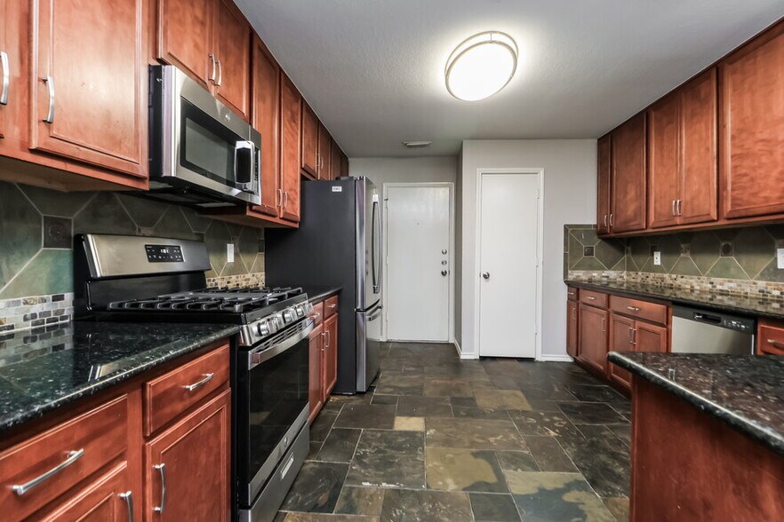 Building Photo - 18227 Misty Jade Ln