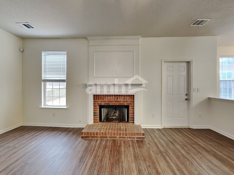 Building Photo - 145 Sandy Ln