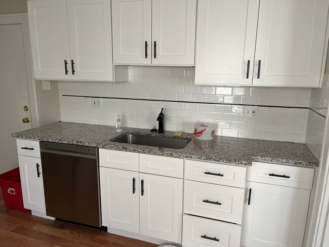 Building Photo - 6320 Berthold Ave